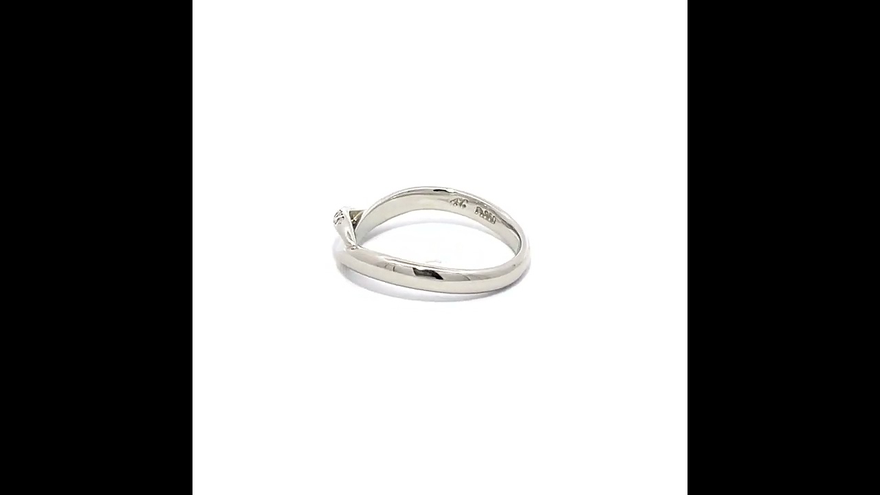 ヨンドシー ダイヤモンド リング Pt950 4℃ ウエーブ【中古】【900909 