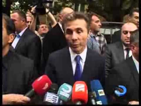 პრემიერ-მინისტრი ეკომიგრანტებსა და დევნილებს დახმარებას დაჰპირდა