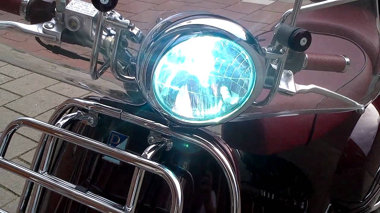 vespa xenon verlichting met vertraging bij het starten - YouTube vespa xenon verlichting met vertraging bij het starten - YouTube