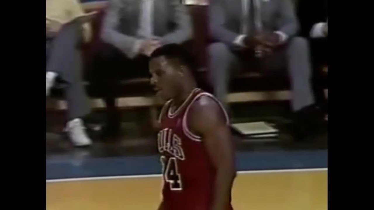 Charles Oakley Highlights (April 13, 1987).One of the best Career games. Rare Footage