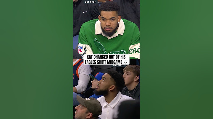 KAT was repping his Eagles in Philly vs. the 76ers 🤣