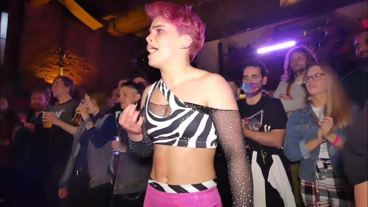 Harley Hudson Vs. Xia Brookside | Shooting At The Walls Of Heartache - YouTube
