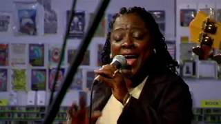 Sharon Jones &amp; The Dap-Kings - Live at Amoeba Hollywood (2007)