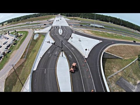 How to drive D'Iberville's diverging diamond