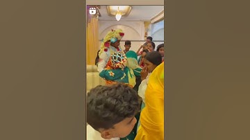 Thumbnail of Babul Ki Duayen Leti Ja
