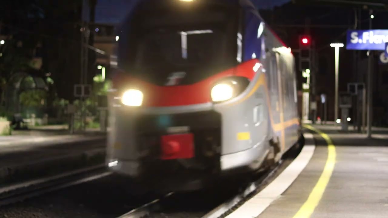 Treni al crepuscolo , Stazione di Santa Flavia (PA).