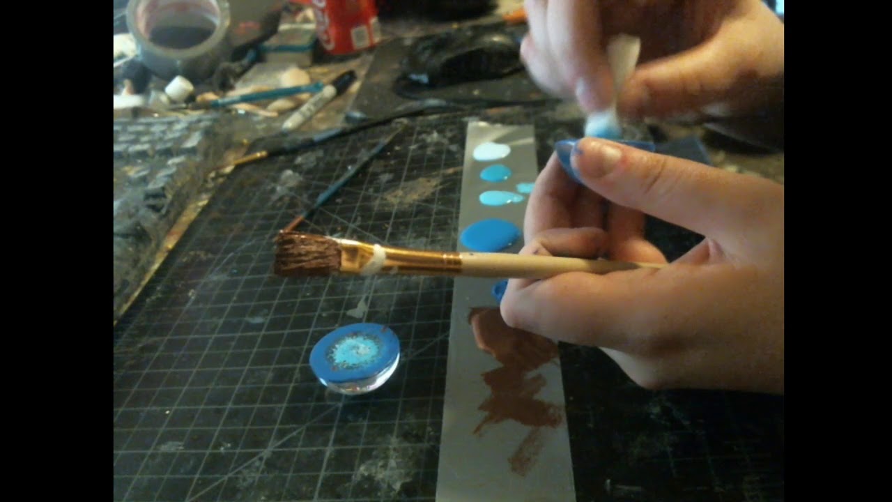 Painting glass eyes (Cabochons) the oldfashioned way YouTube