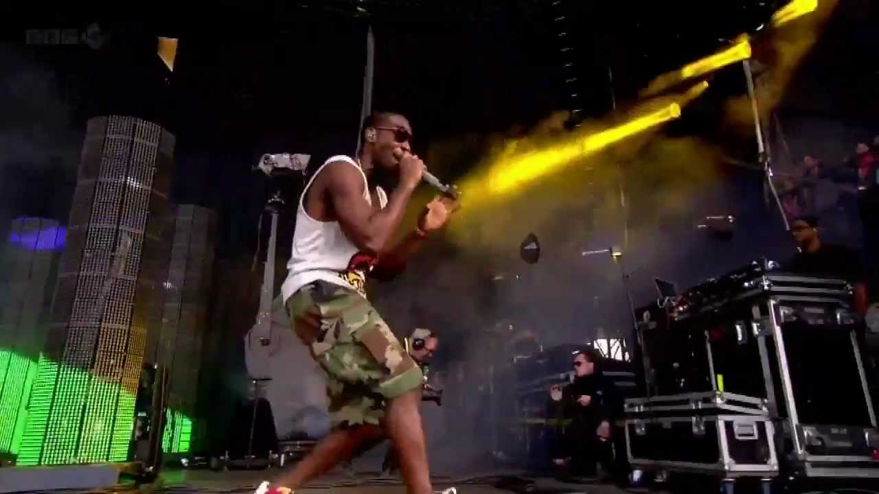 Tinie Tempah - Writen In The Stars live @ Radio 1's Hackney Weekend ...