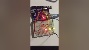 Arduino basics tutorial - 3 LEDs blinking in sequence.