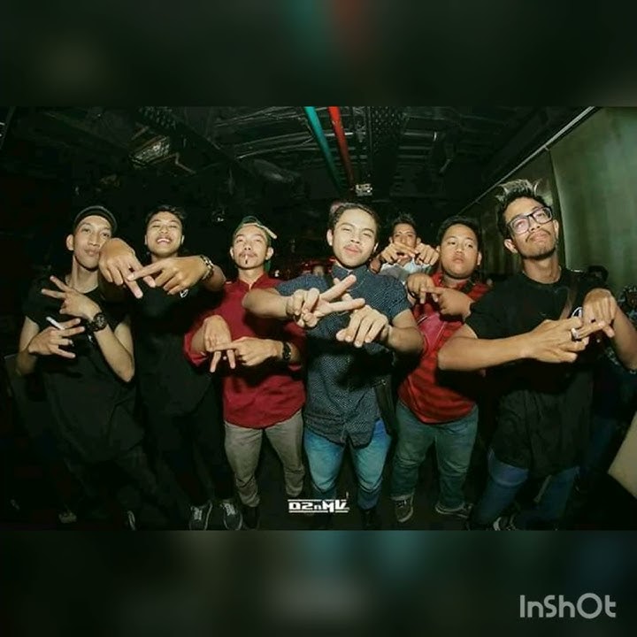 Janlupa guys nanti tangal 31januari bakalan ada artis @Aurelie dan @onadid di bandung #QR lounge