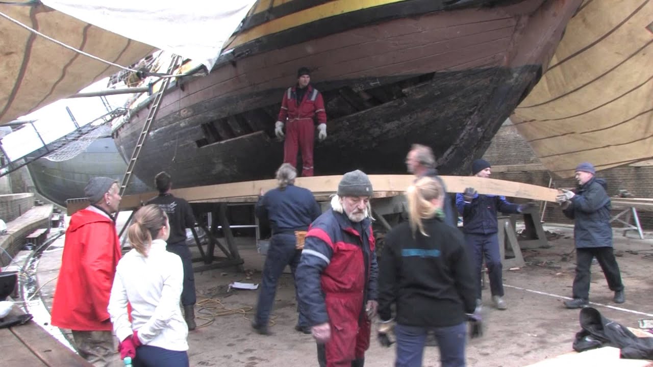 De Shtandart in Droogdok Jan Blanken in Hellevoetsluis