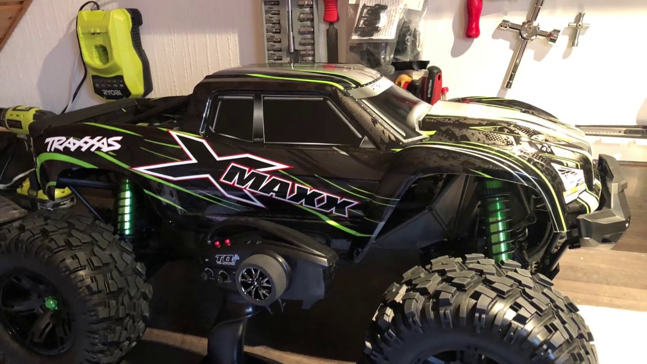 Traxxas X-Maxx 8S: Unboxing (german) - YouTube