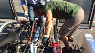 Sanremo, la Polizia Municipale rimuove le biciclette abbandonate sulla ciclabile