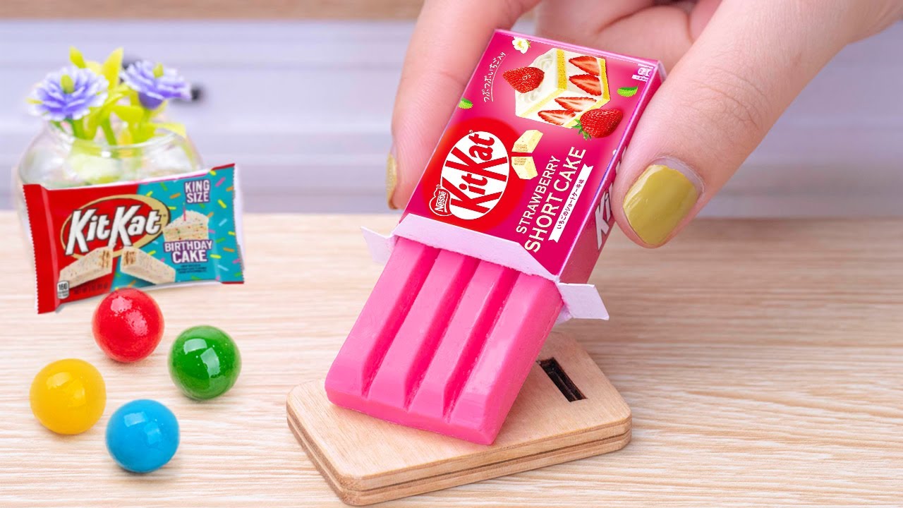 Amazing KitKat Cake Dessert Delicious Miniature Pink KitKat Chocolate