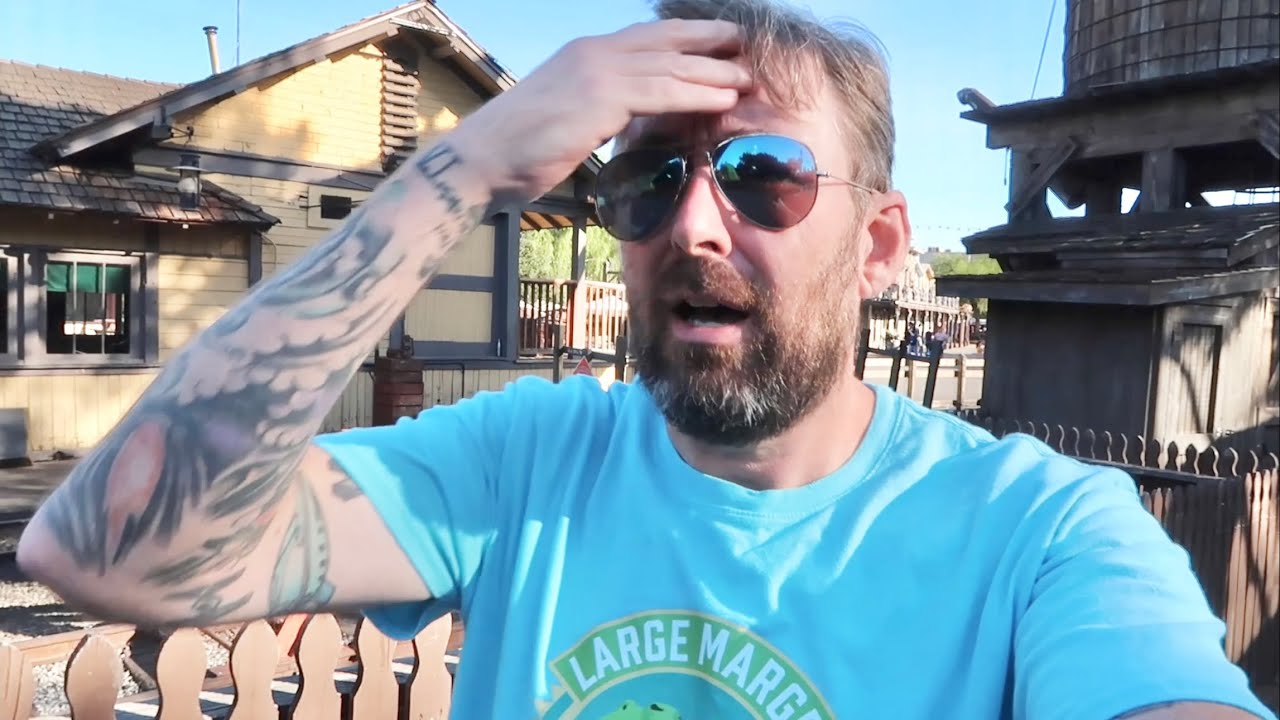 The Weird Disneyland Reservation System & Park Hopping From Knotts