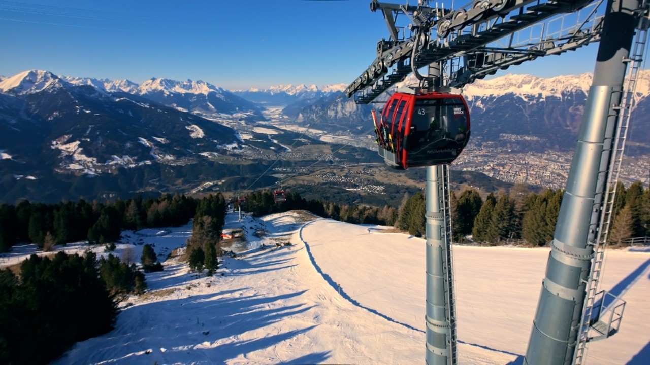 Innsbruck Ski Cable Car [4K] Patscherkofel in Snowy Alps