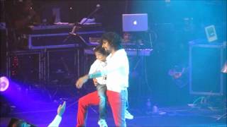 Sonu Nigam - Sings with Son Neevan Nigam - Live San Jose 2012 Resimi