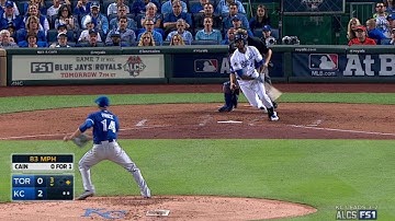 ALCS Gm6: Cain hits an infield single to second