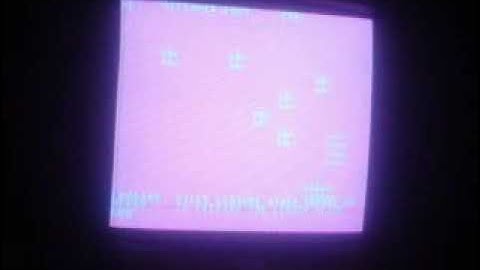 THE COMMODORE PLAYS ATARI SPACE INVADERS FOR GIRLS