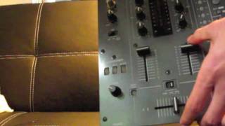 Short UNBOXING: Pioneer DJM 400(Small in size, huge in performance. Although the DJM-400 is the smallest mixer in our Pioneer range, it is perfectly portable and huge in performance, boasting ..., 2011-03-20T00:38:45.000Z)