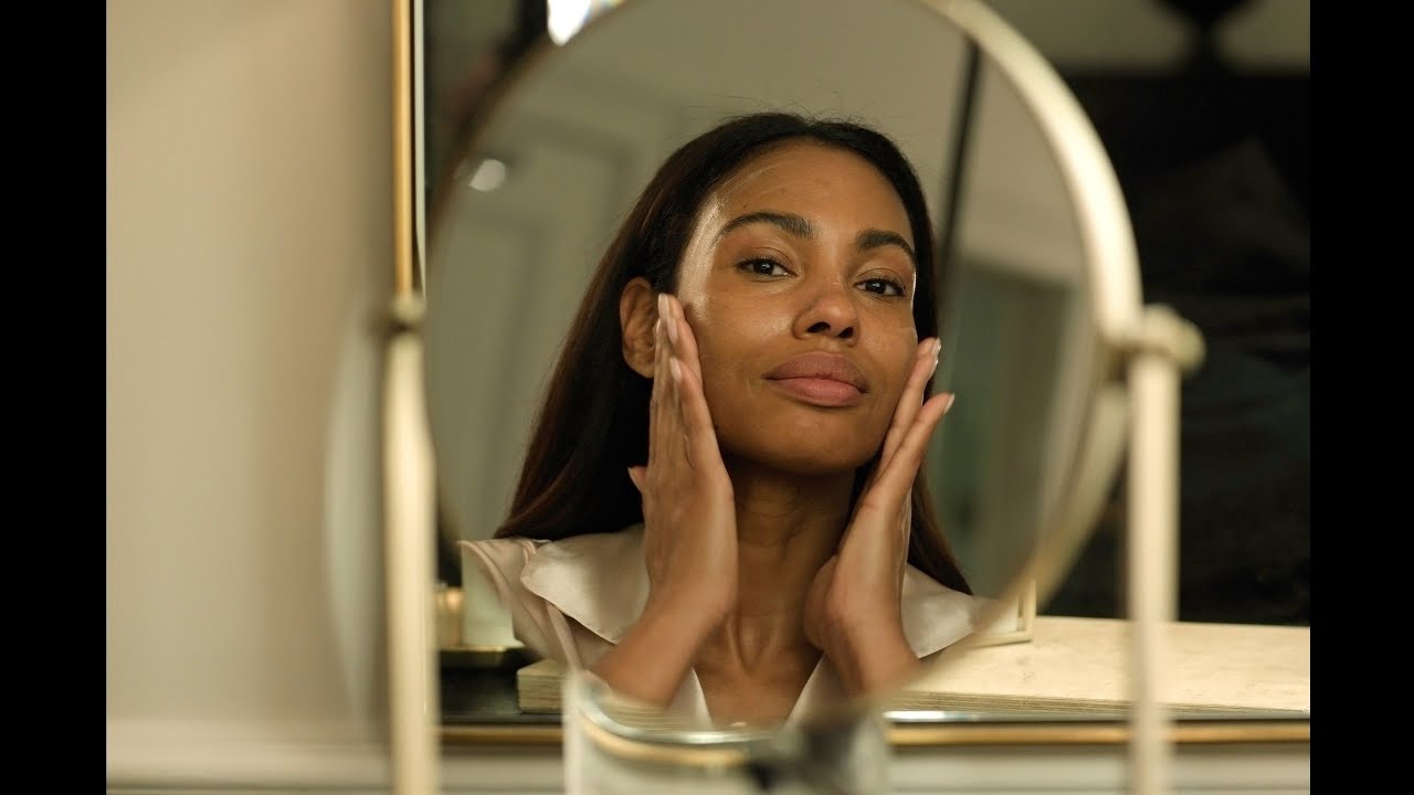 While you sleep, your skin takes the night shift.