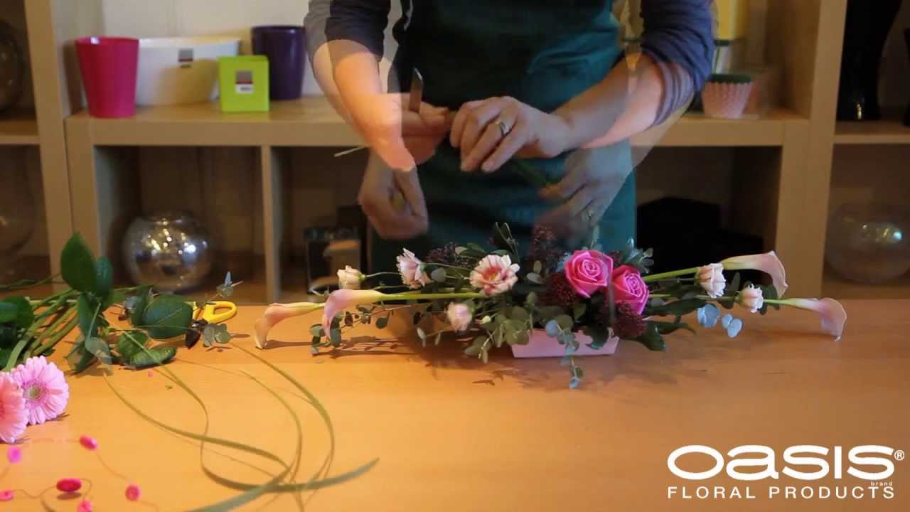Tutorials - Using European OASIS floral glue to secure floral details… yes!  It makes a difference