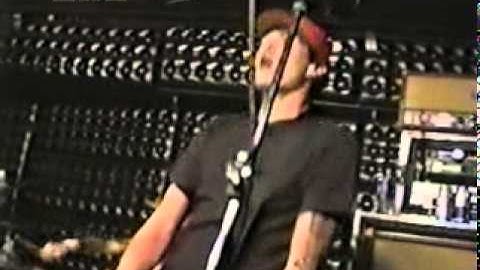 Blink-182 - Intro & Dumpweed (Live @ San Diego 2000)