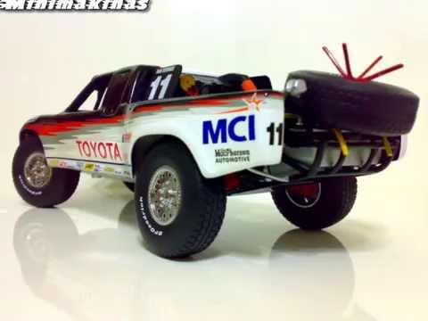 AUTO art 1:18 TOYOTA TROPHY-TRUCK