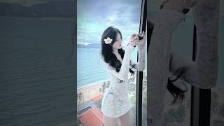 Vì Em Bận Yêu Đời, Nên Chả Bao Giờ Để Ý Lời Khó Nghe