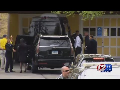 Vídeo: O Funeral De Aaron Hernandez Comemorou