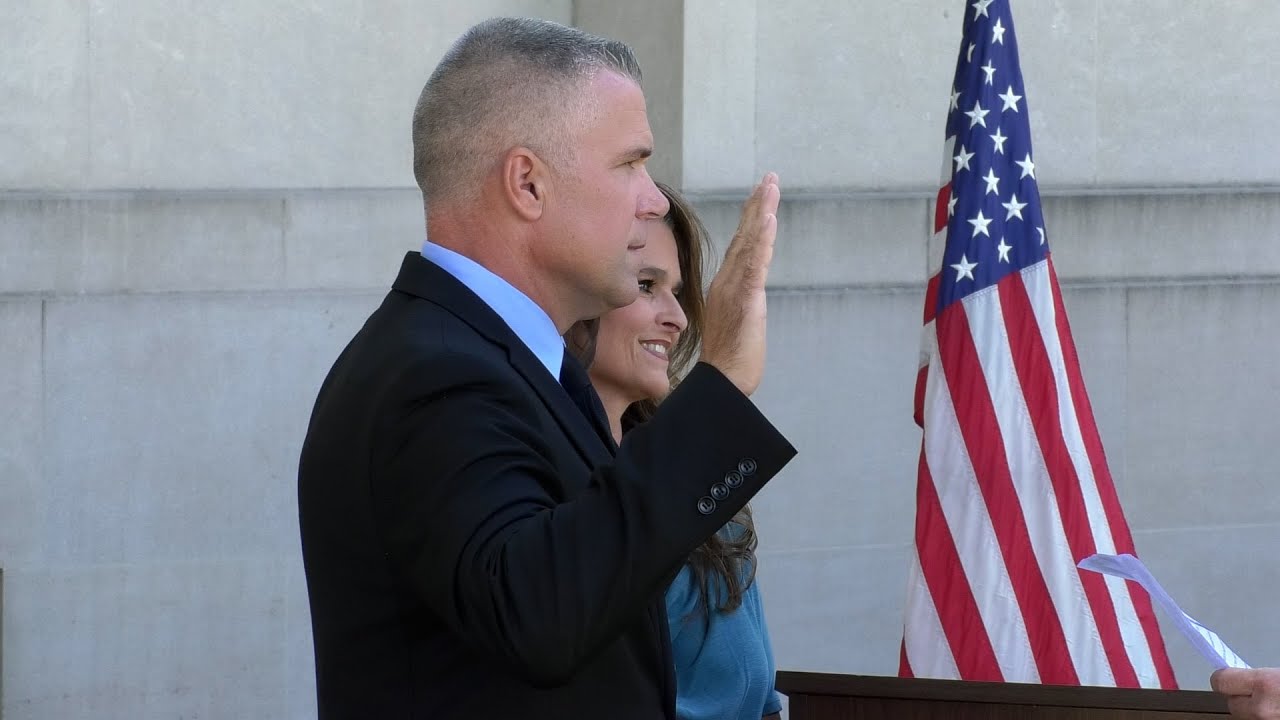 Julian Wiser sworn in as new Madison County Sheriff - YouTube