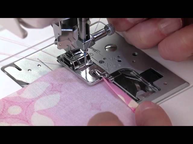 SINGER | Heavy Duty 4452 Sewing Machine, Gray & Side Cutter Attachment  Presser Foot, Simutaneously Trims & Hems Edges, Zig-Zag or Overstitch -  Sewing