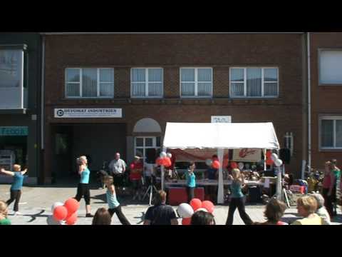 Jaarmarkt Edegem dansstudio E-motion Fas Ruido! Choreo Annelies Jordaens