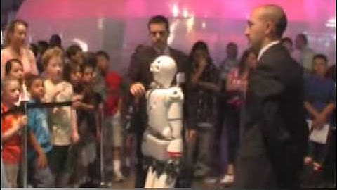 Humanoid robot REEM at Wired Nextfest 2007