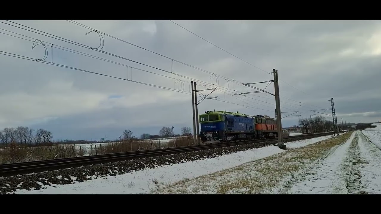 Dvojice Brejlovců753 706-1 a 753 724-4 PKP CARGO International Group projíždí přes Hulín směr Přerov