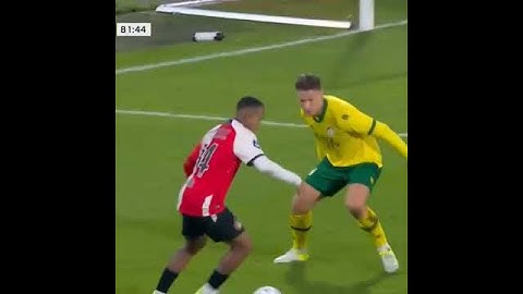 Gol de chilena en el angulo de Santiago Jimenez