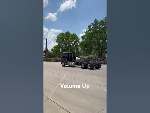 *LOUD* Jake Brake Competition at Wheel Jam Truck Show #jakebrake #