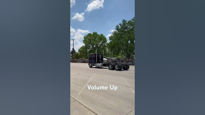 *LOUD* Jake Brake Competition at Wheel Jam Truck Show #jakebrake #enginebraking #straightpipes