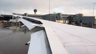 [4K] Singapore Airlines Boeing 78710 Dream)liner Rainy Pushback + Engine Start at PER