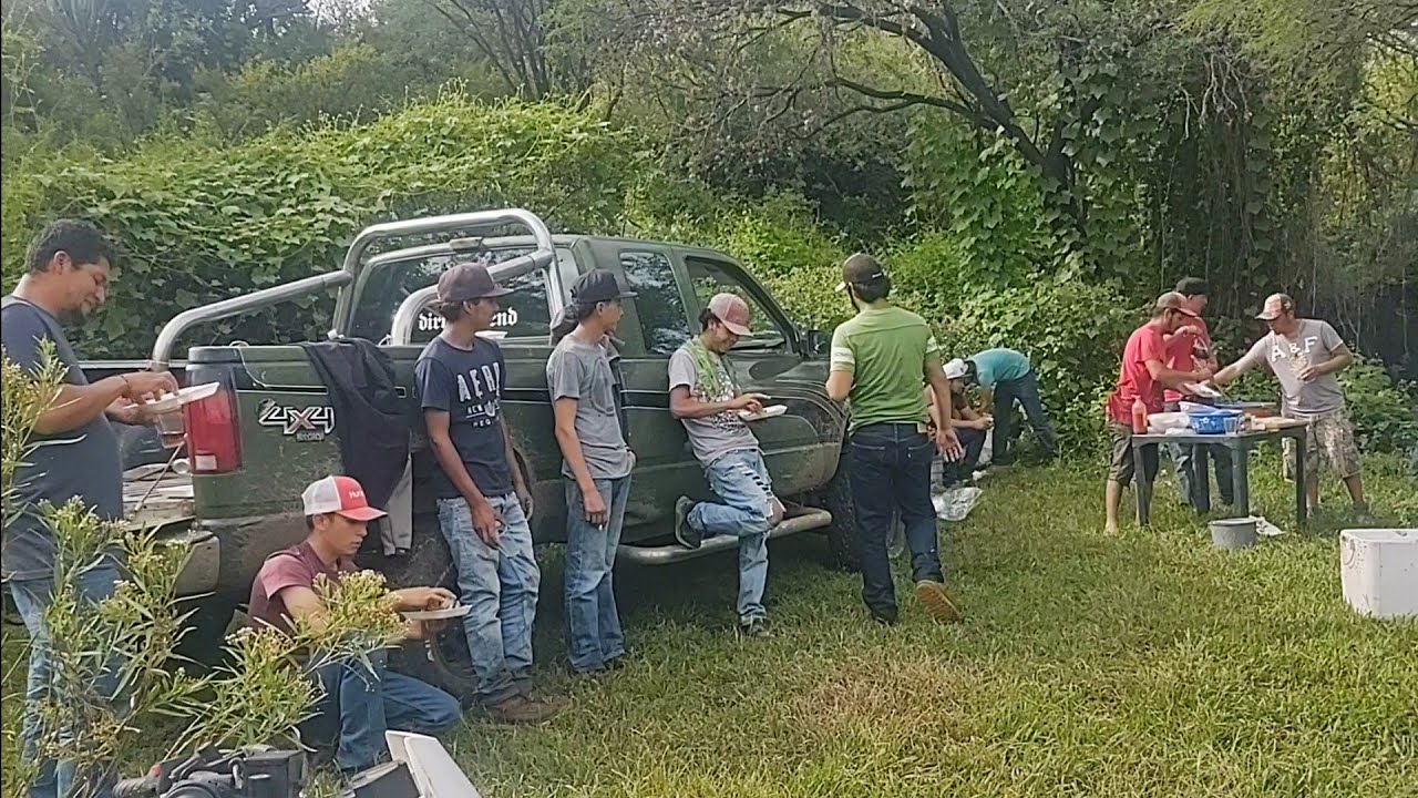 fritanga a la orilla del rio patrocinada por pescando con milo mira la crecida del rio
