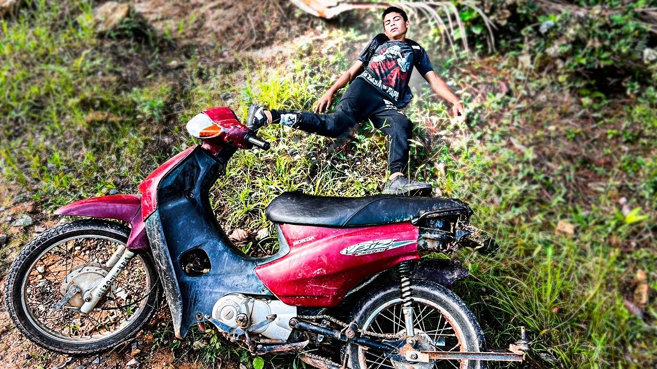 O INDIO CAIU DE MOTO E QUEBR0U A PERNA