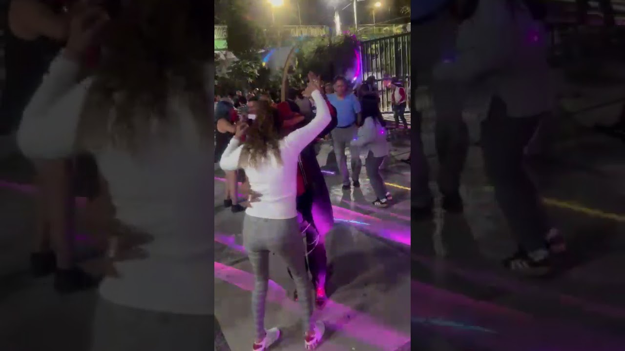 El poeta de la salsa bailando con karlis la cubanita