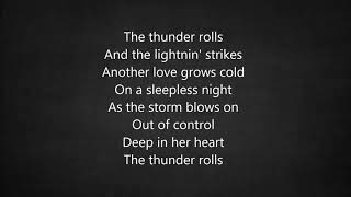 Vignette de la vidéo "The Thunder Rolls by Garth Brooks"