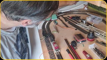 Trying to Fix the Derailment on the Turnout....... H&HExpress