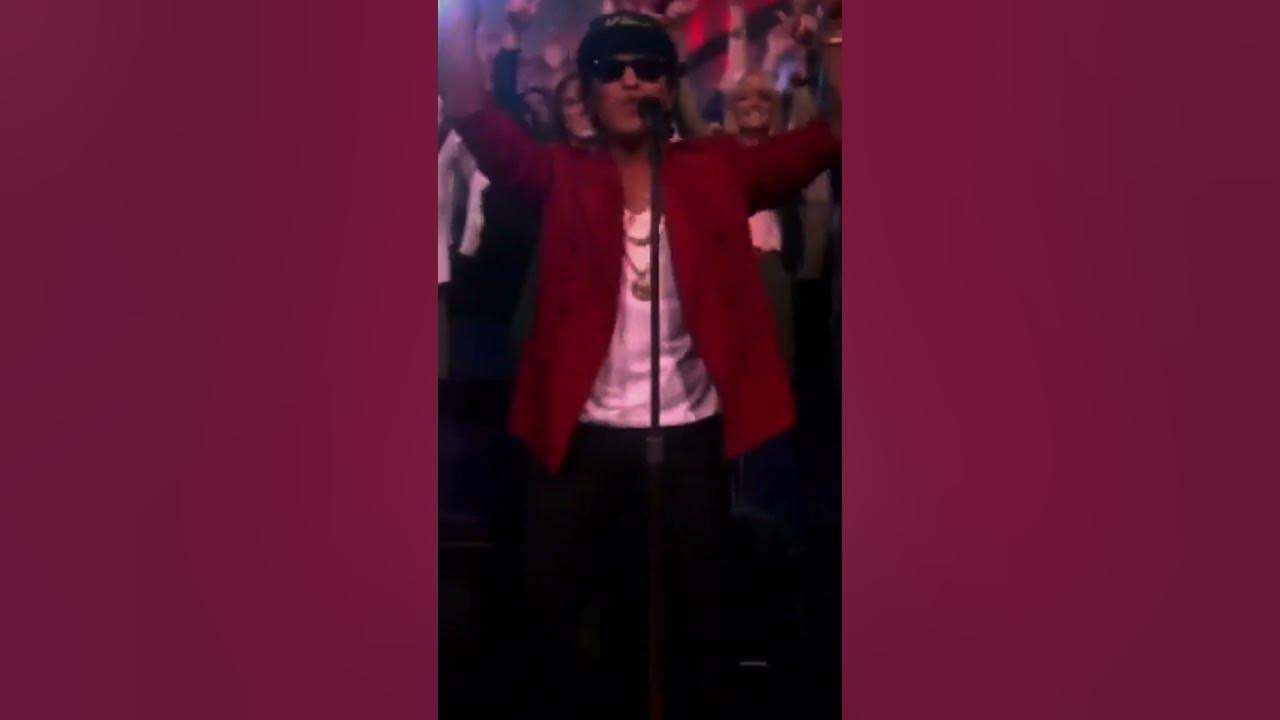 BRUNO MARS LIVE PERFORMANCE 💛