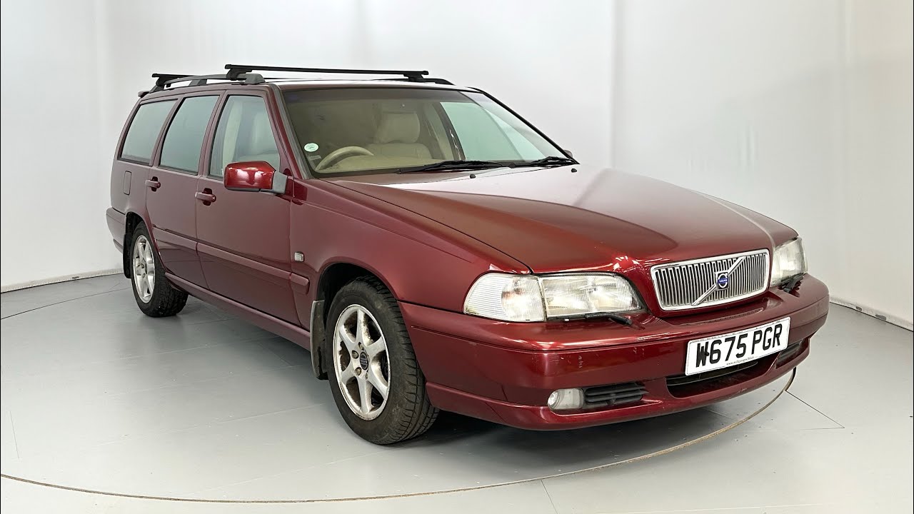 ✨新品✨レア✨VOLVO V70赤/レッド ワゴン V70 レッド系（赤）の中古