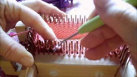 Loom Knitters Sockumentaries knitting socks with cotton elastic yarn