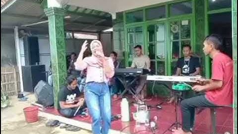 Sumpah !!! suaranya mirip rita sugiarto banget||mutiara cinta om.AGS - yulia swara