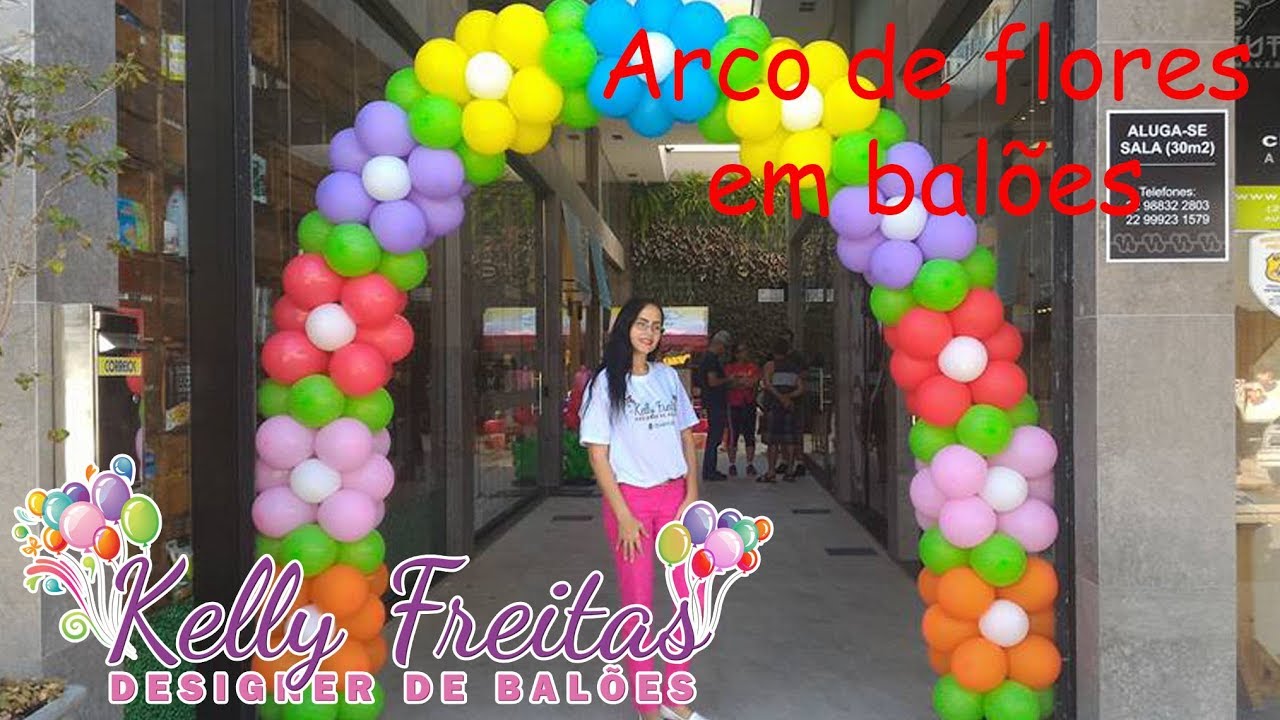 Arco de flores em balões
