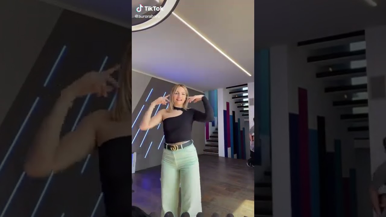 Tik tok di Aurora Baruto - YouTube